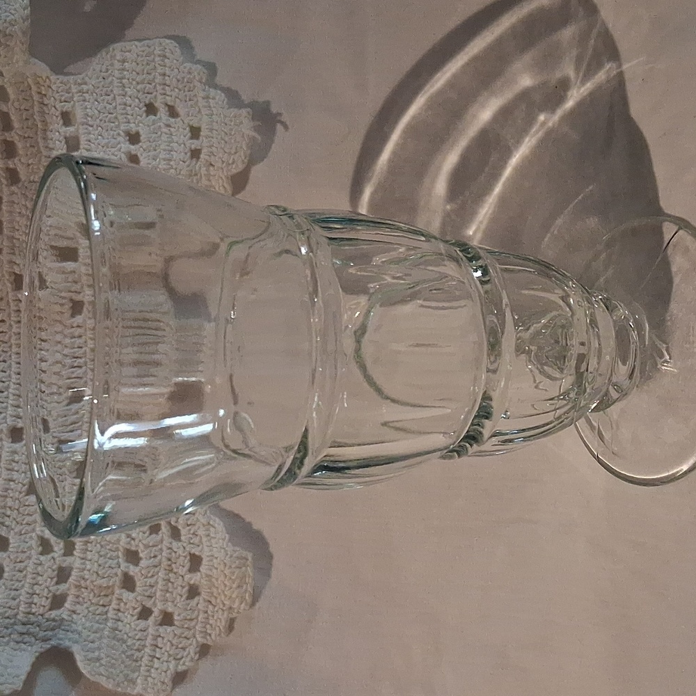 Vintage Fountain Glasses - Picture 2 of 7